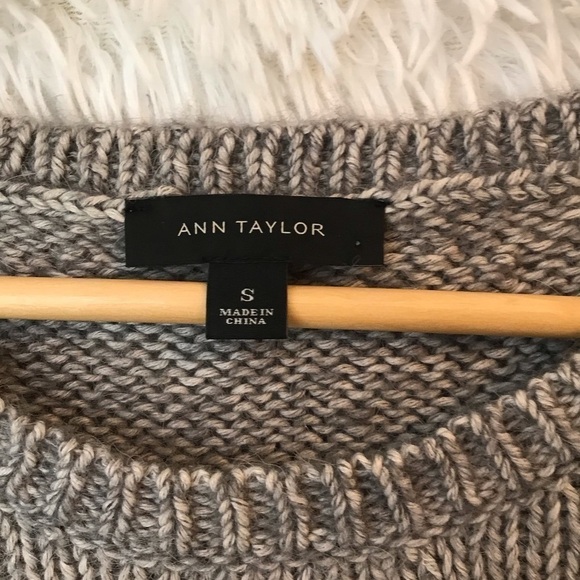 ANN Taylor wool blend knitted pullover sweater. Grey. Size small. - Picture 4 of 7